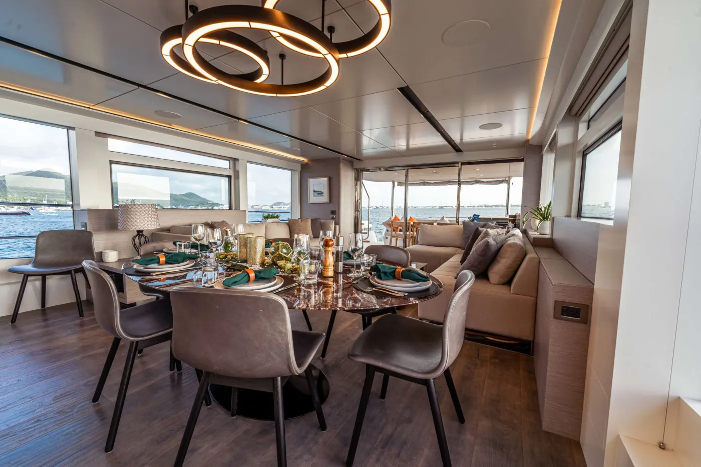 <p>Formal Dining</p>