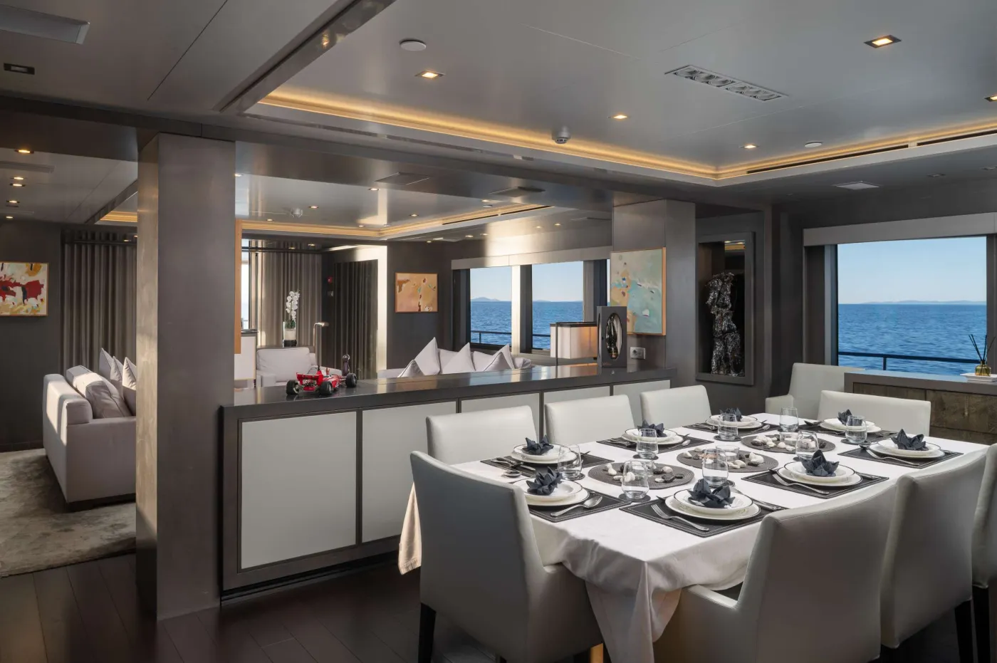 <p>Formal Dining</p>