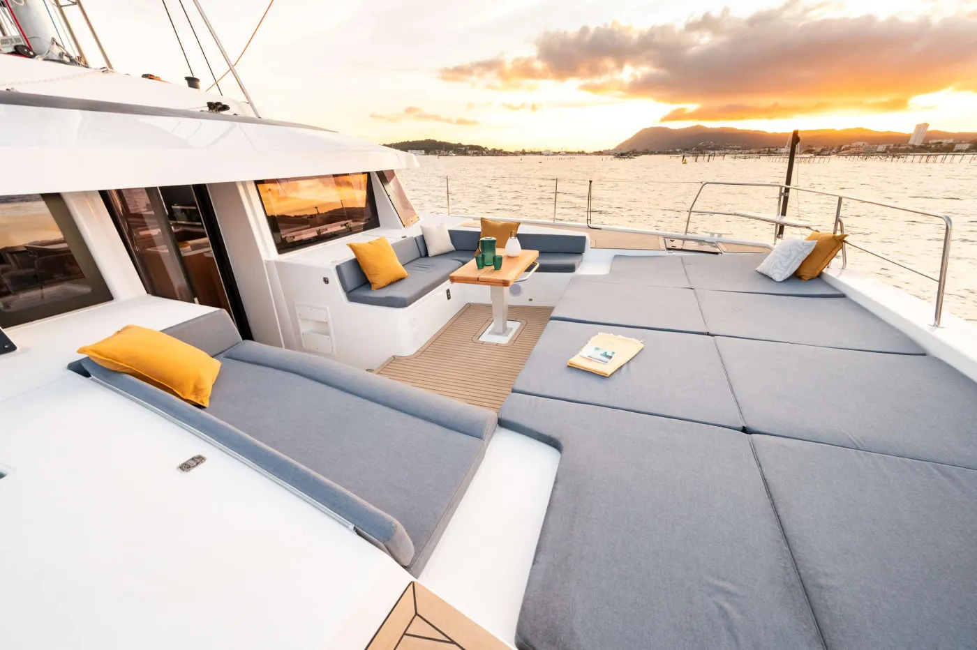 CRAFT WITH A SEA