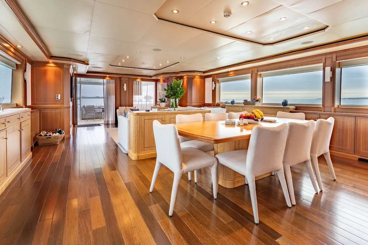 <p>Formal Dining</p>