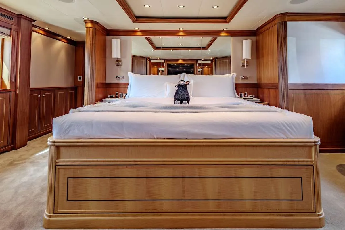 <p>Master Stateroom</p>