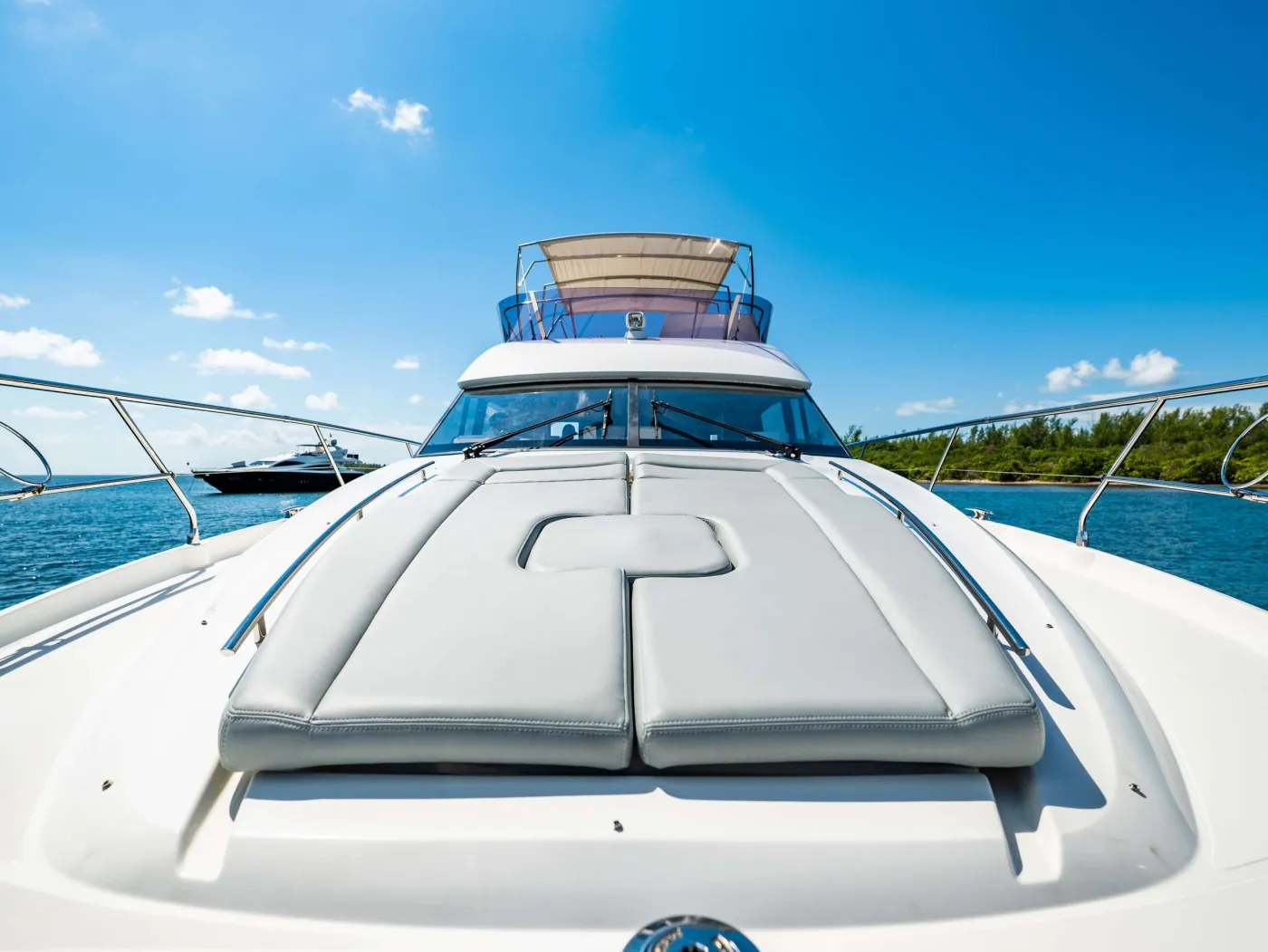 <p>Bow view</p>