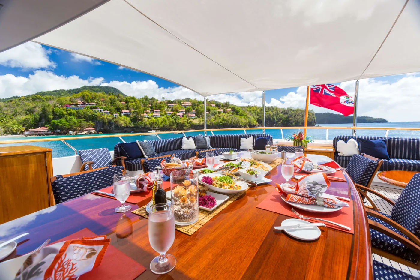 <p>Bridge Deck Dining</p>