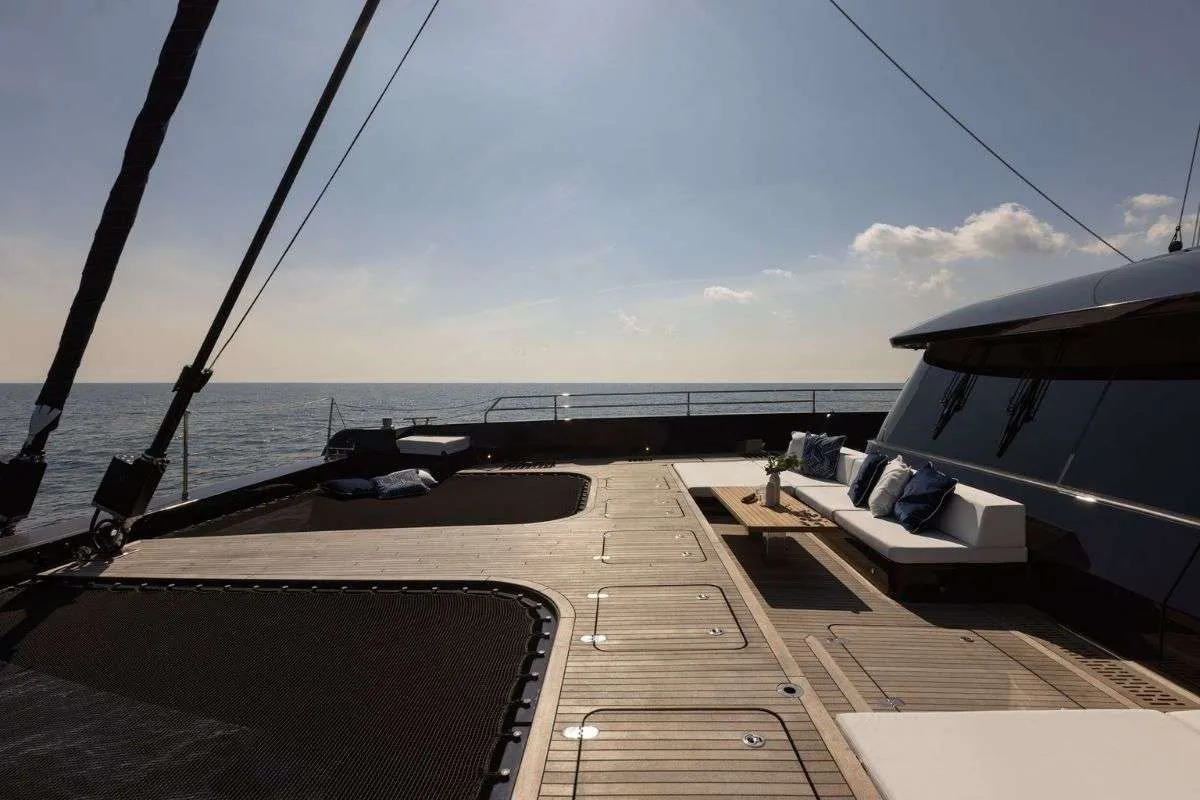<p>Bow & Foredeck</p>