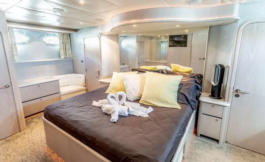 <p>Master King suite</p>
