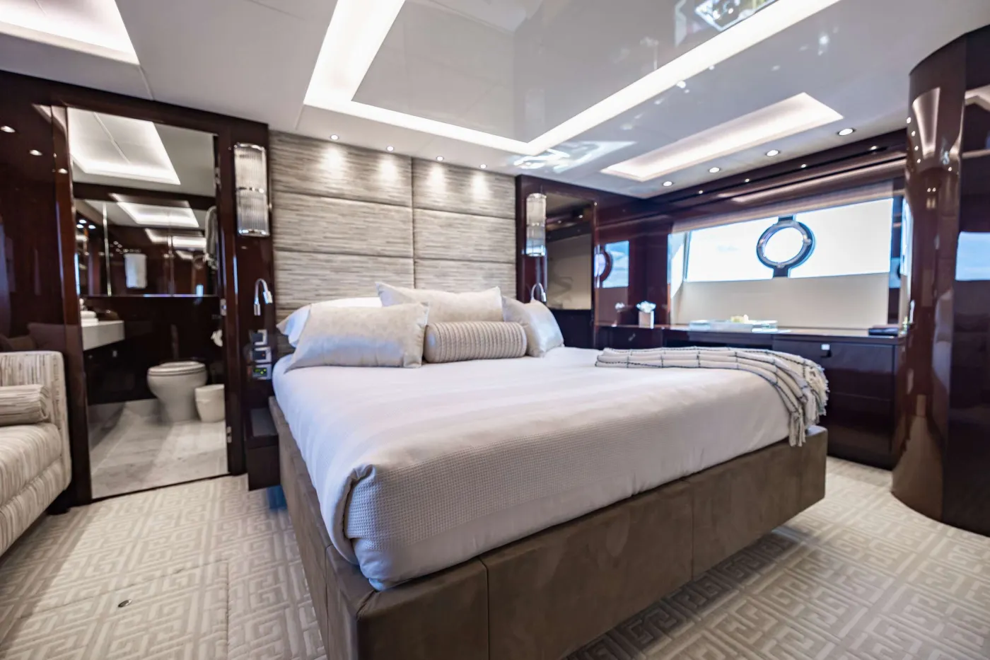<p>Master Stateroom</p>