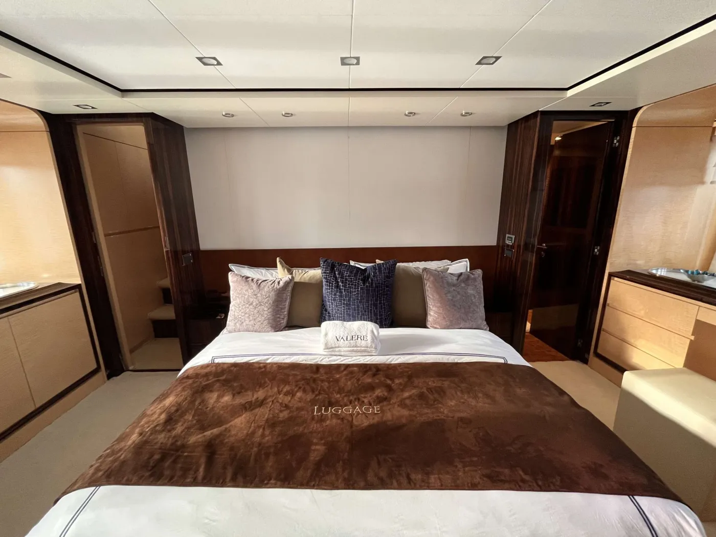 <p>Master Cabin</p>