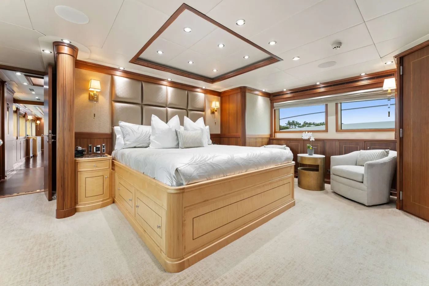 <p>Main Deck Master Stateroom</p>