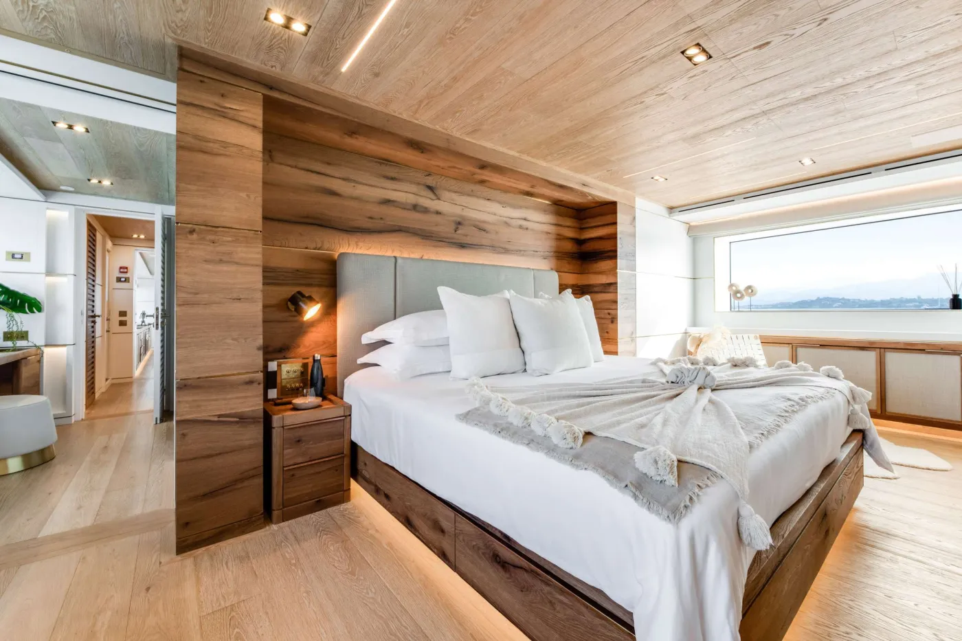 <p>Master Stateroom</p>