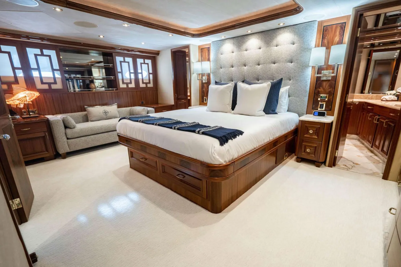 <p>Master Stateroom</p>