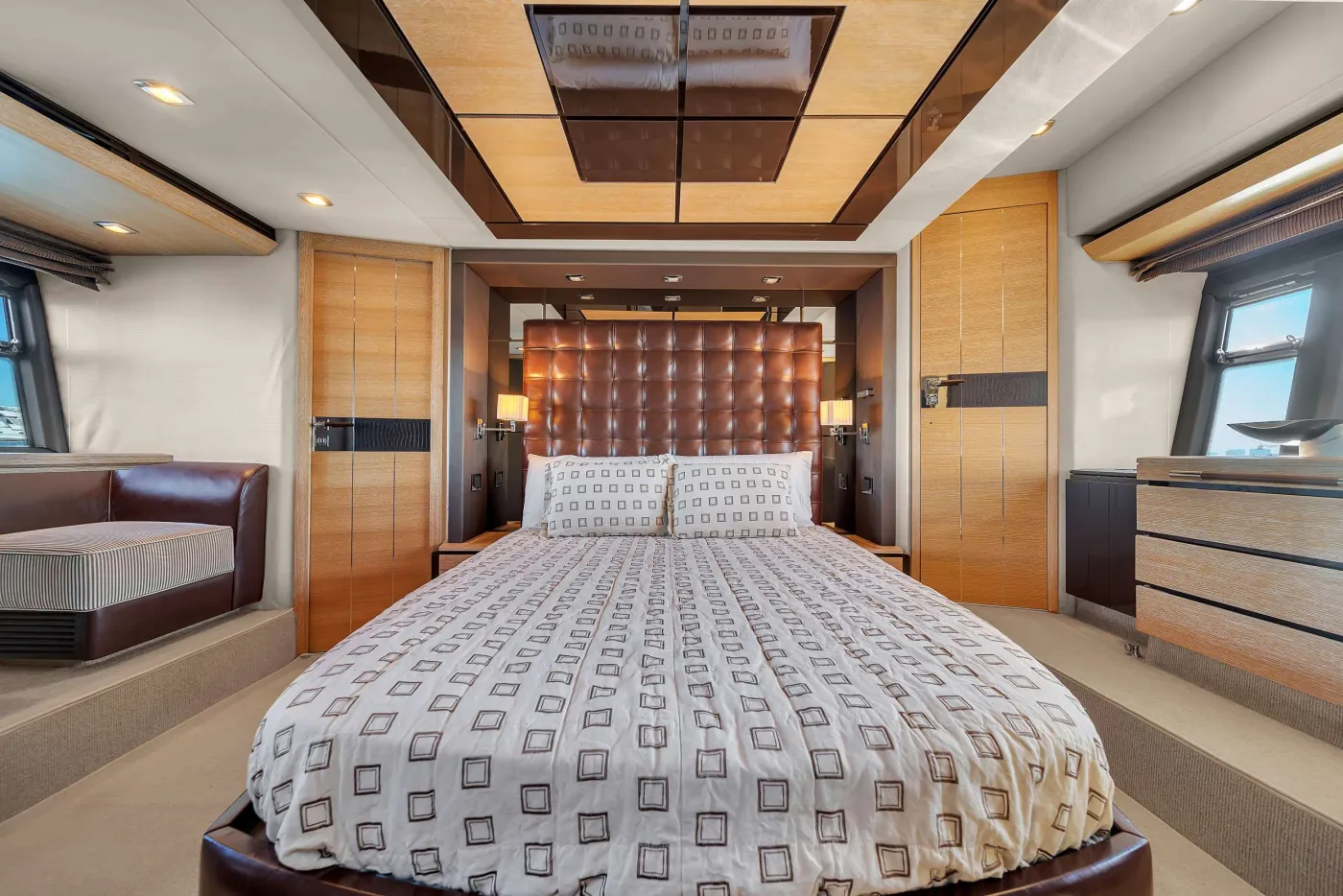 <p>Master Cabin Bed</p>