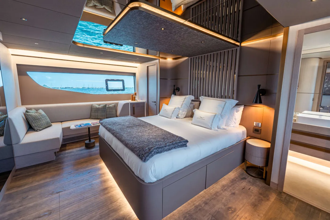 <p>Master Stateroom</p>