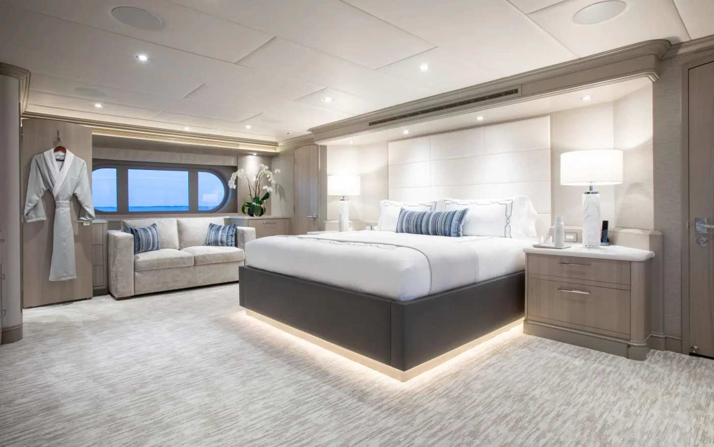 <p>On Deck King Master Stateroom</p>