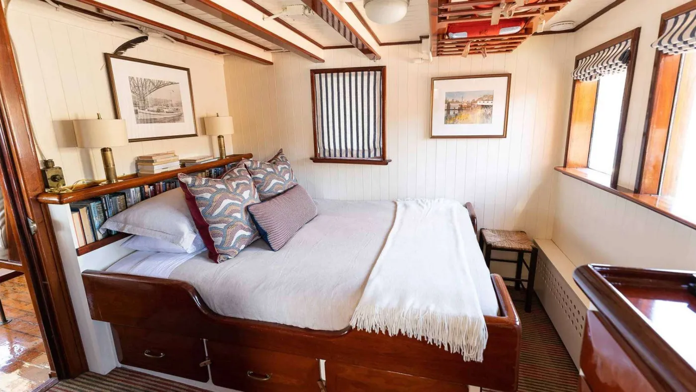 <p>VIP “Eagle” Stateroom on Top Deck</p>
