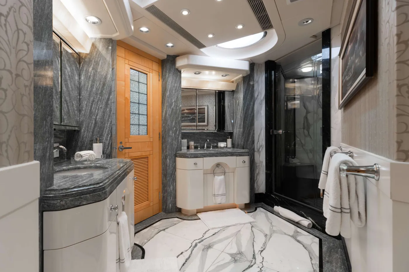 <p>Master Ensuite</p>