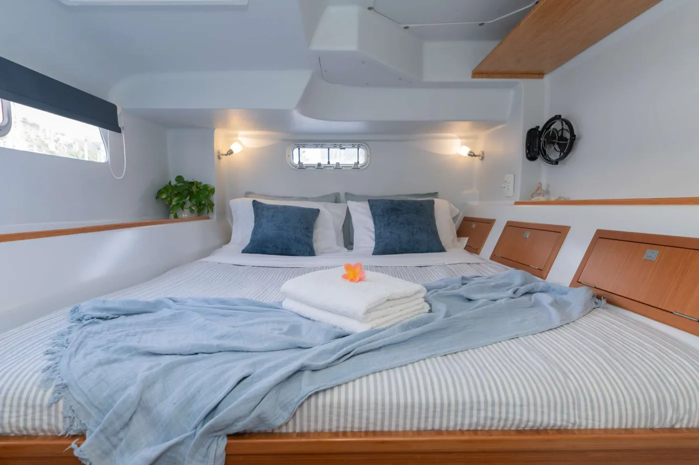 <p>Starboard aft – King bed</p>
