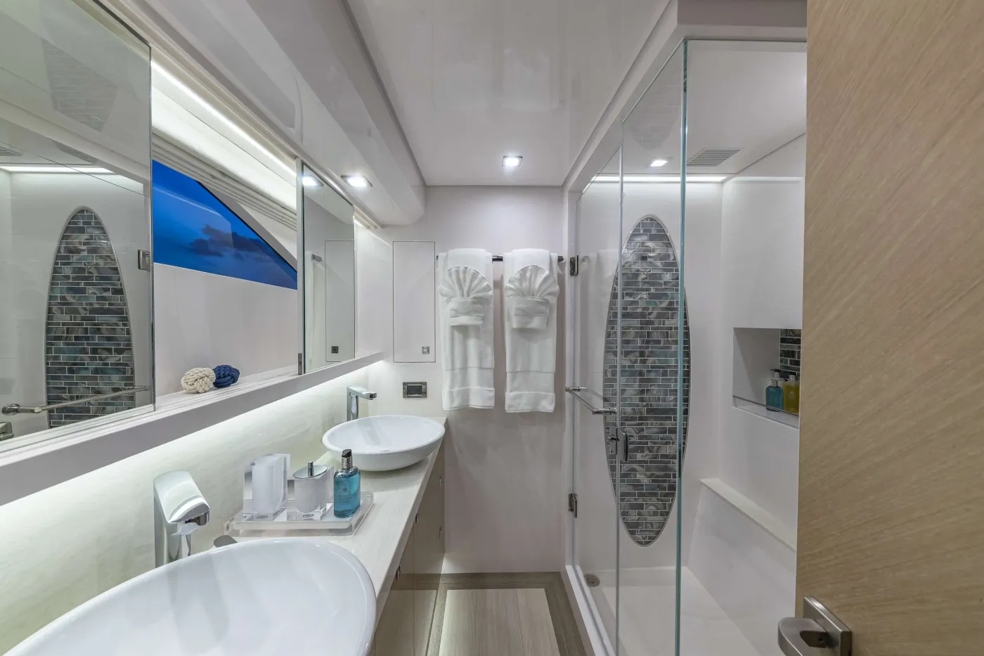 <p>King Primary Stateroom En-Suite</p>