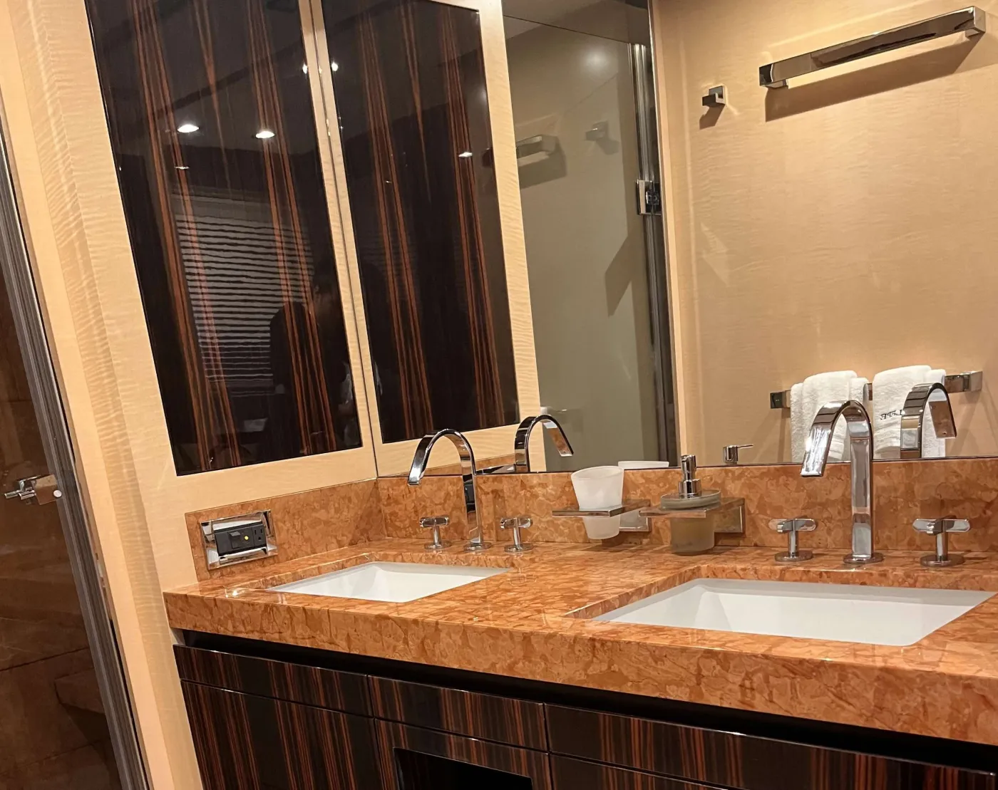 <p>Master Bath</p>