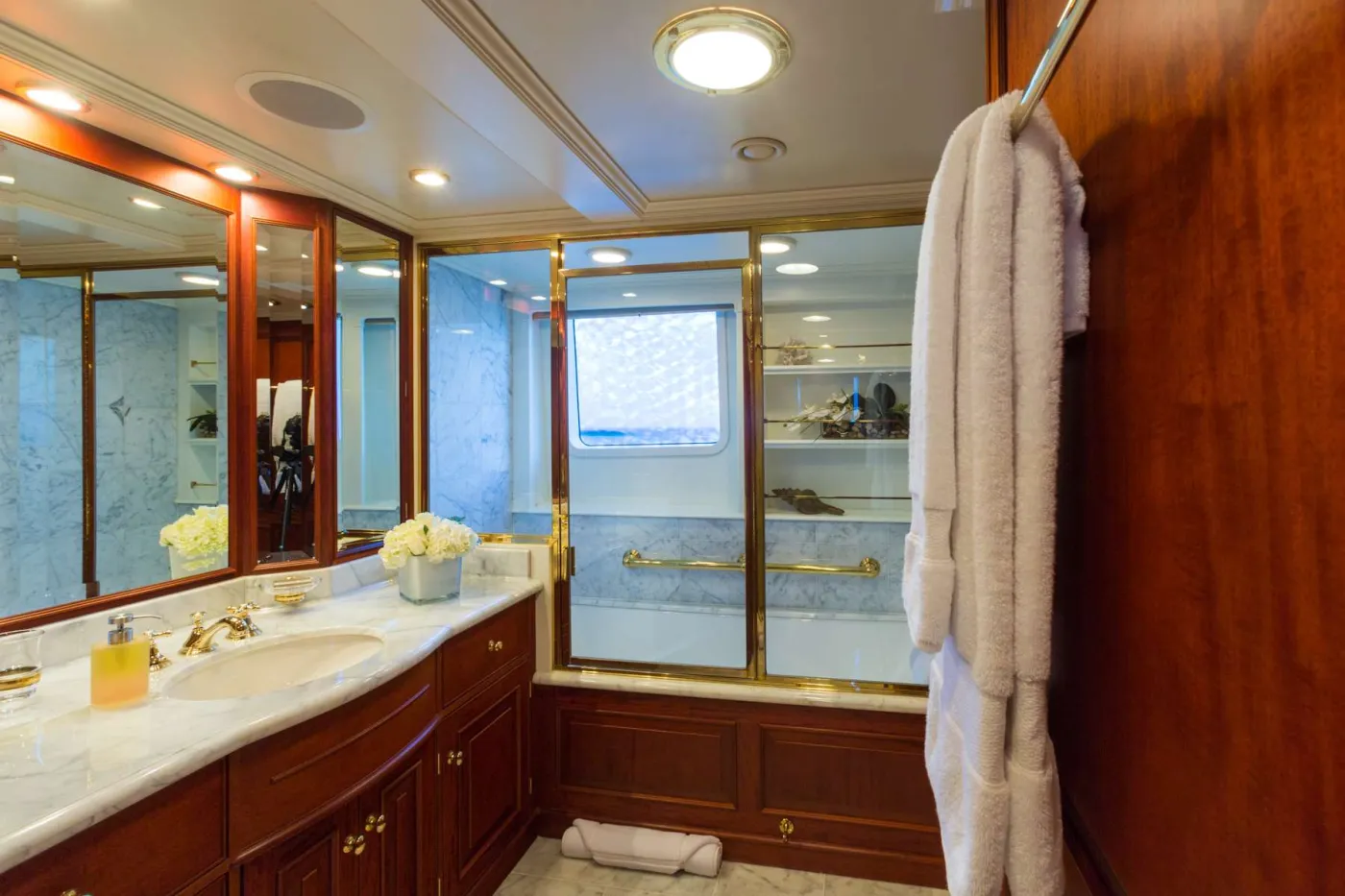 <p>Master Bathroom</p>