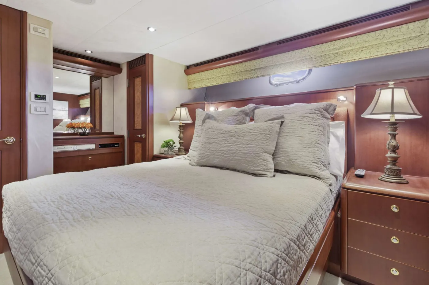 <p>Guest Stateroom</p>