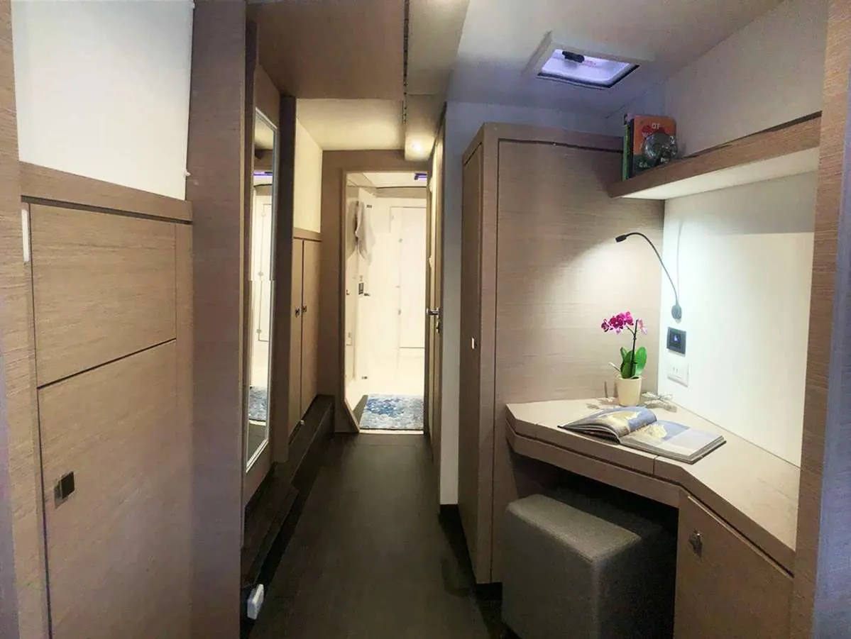 <p>Desk and Hallway</p>