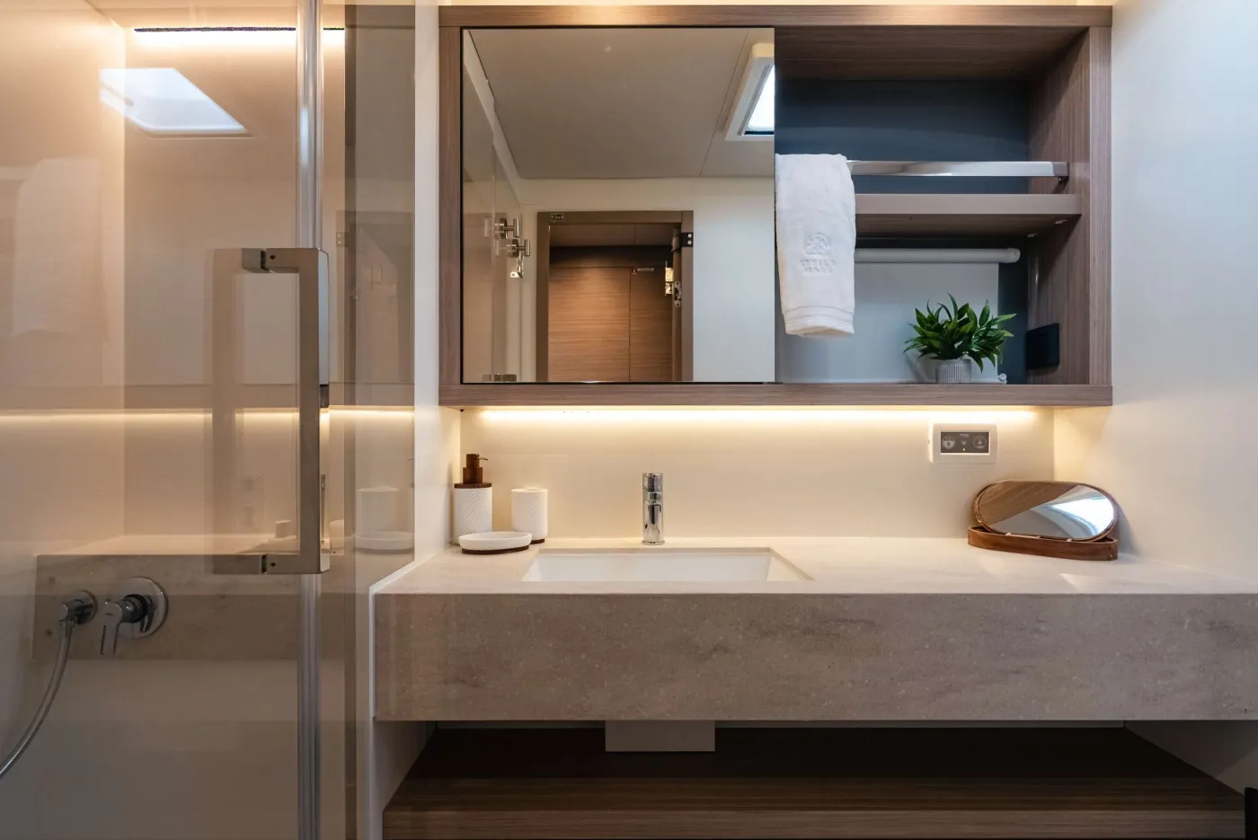 <p>Stella Mare Primary Ensuite Bathroom</p>