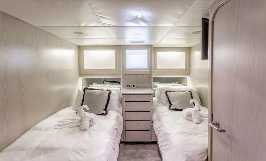 <p>Twin berth guest suite</p>
