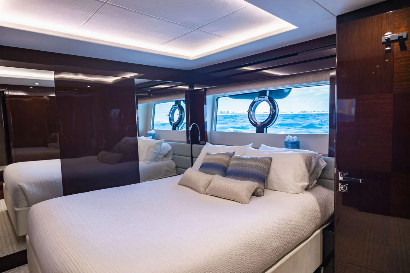 <p>Guest Stateroom</p>