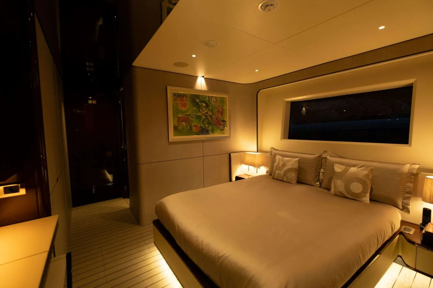 <p>VIP Cabin 1</p>