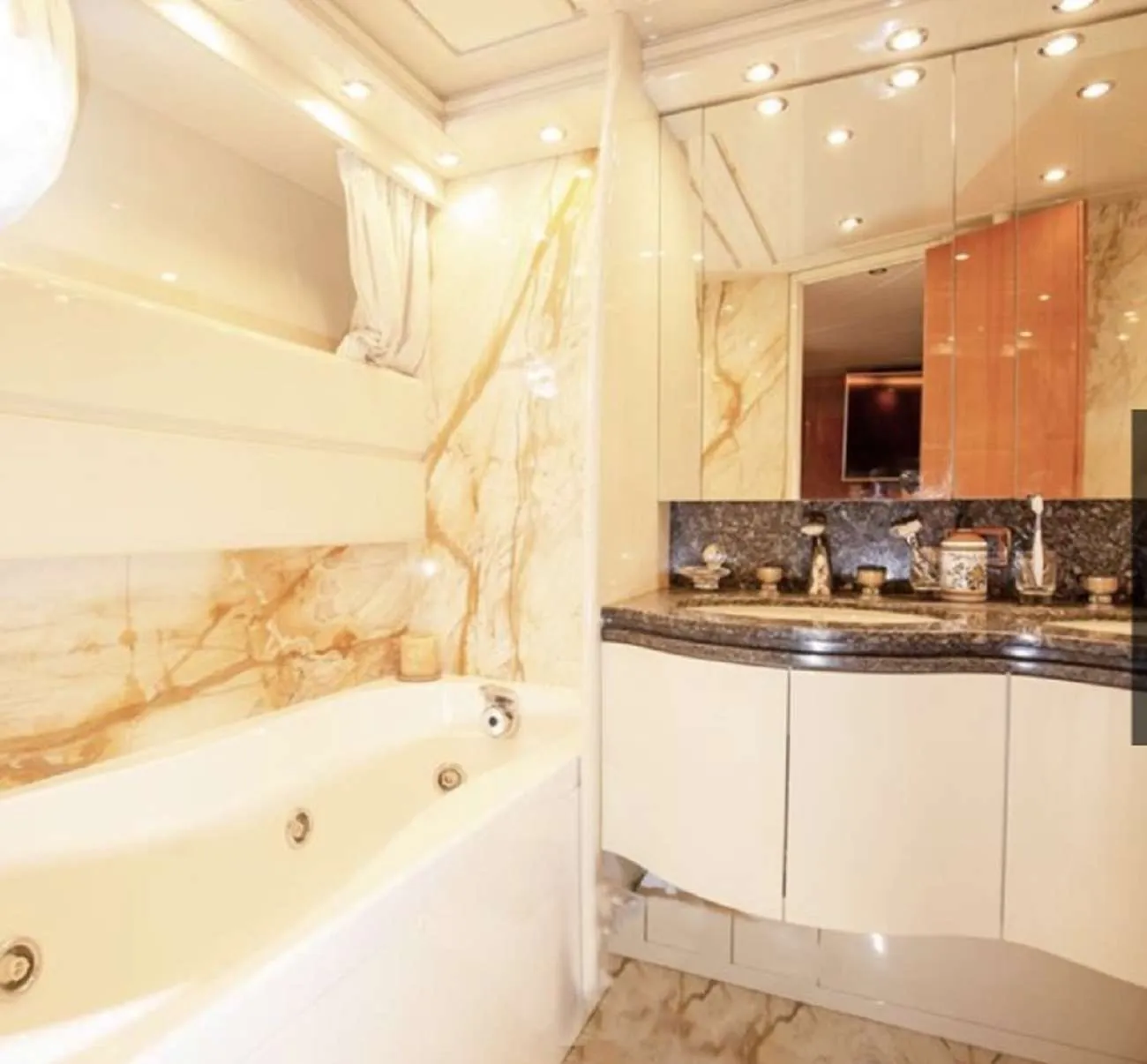 <p>Master Bath</p>