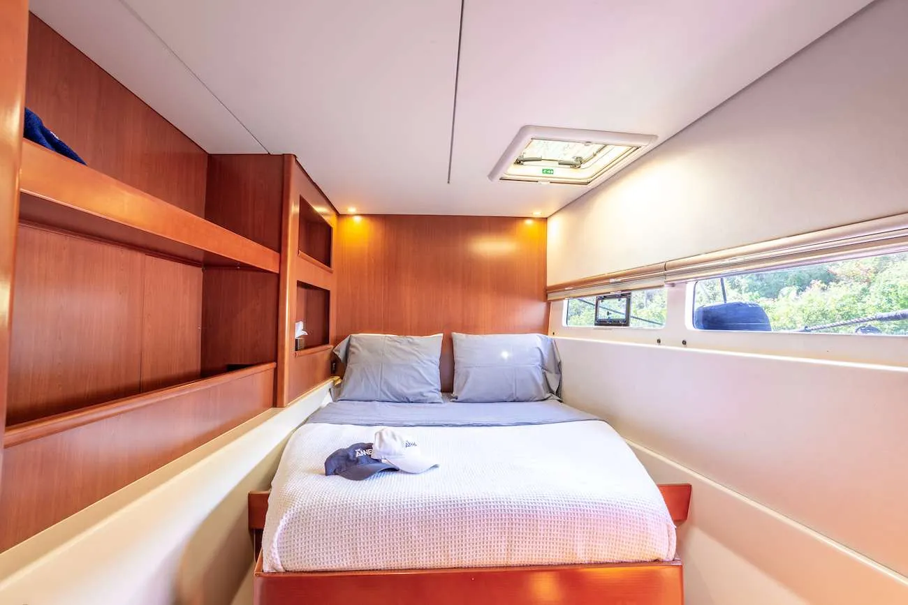 <p>Guest queen suite</p>