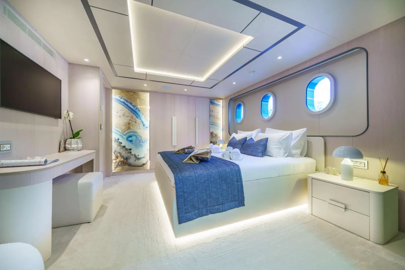 <p>VIP Suite</p>