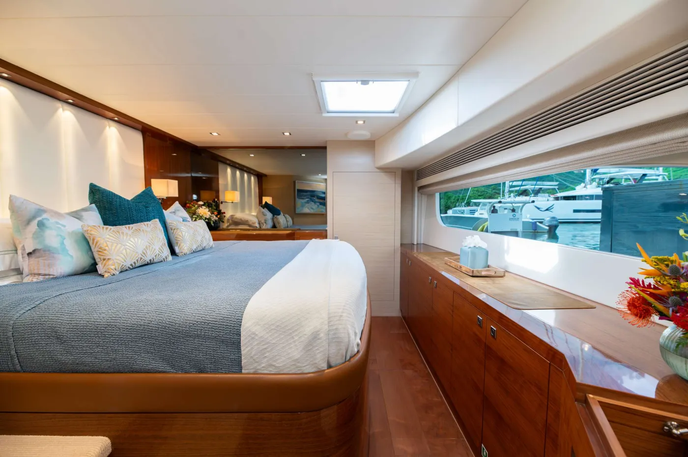 <p>VIP King Suite</p>