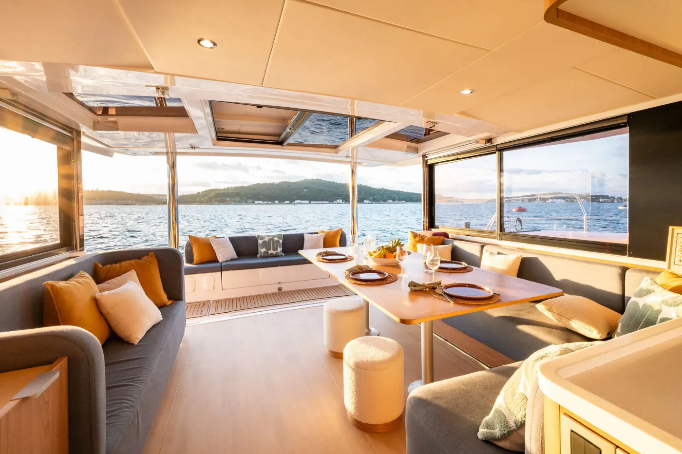 CRAFT WITH A SEA