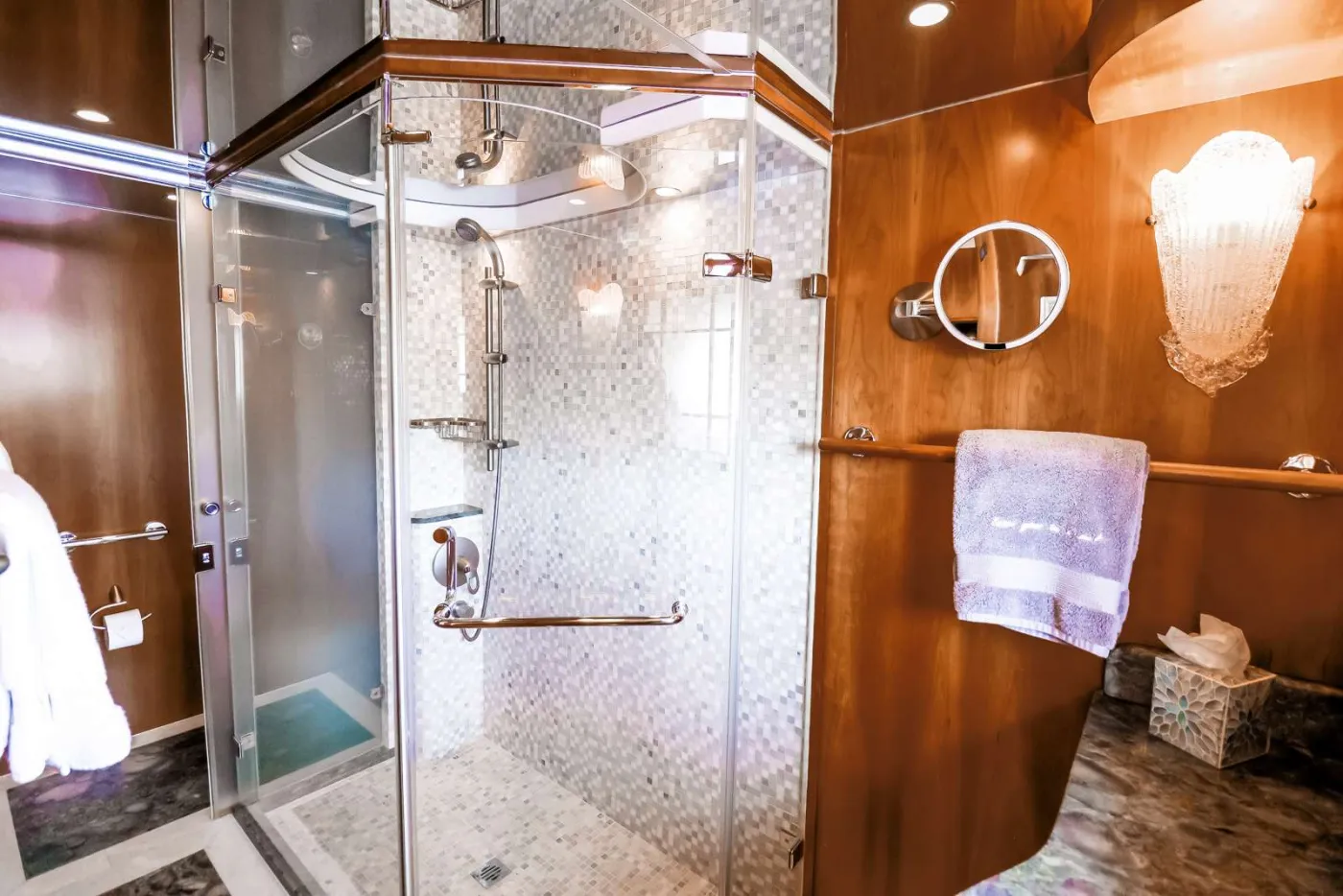 <p>Master Bathroom</p>