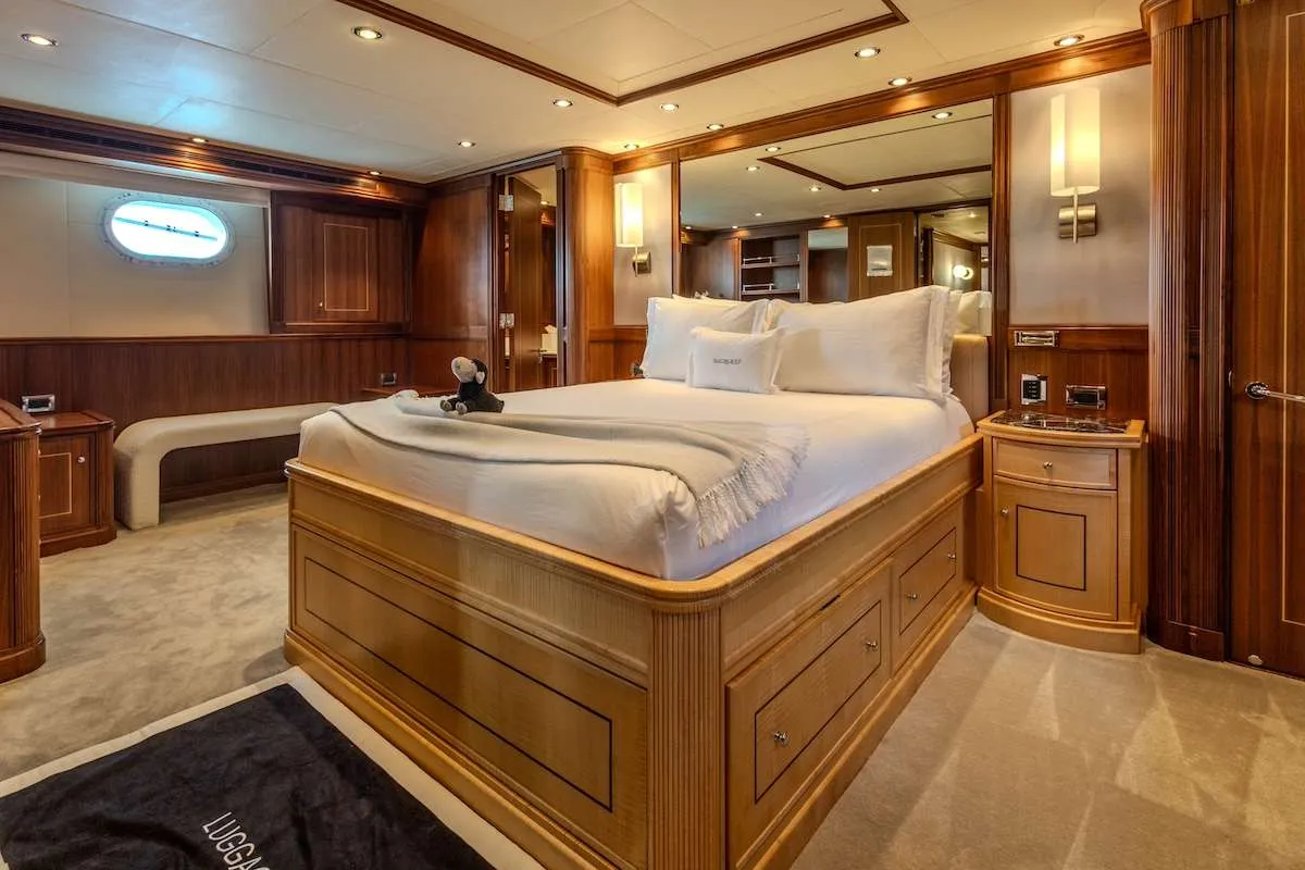 <p>VIP Stateroom</p>
