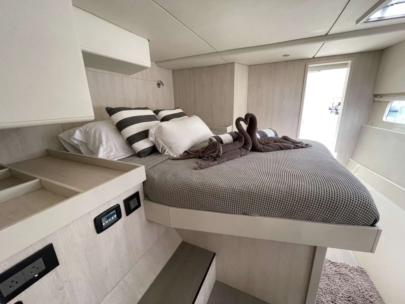 <p>Starboard forward quest queen suite</p>