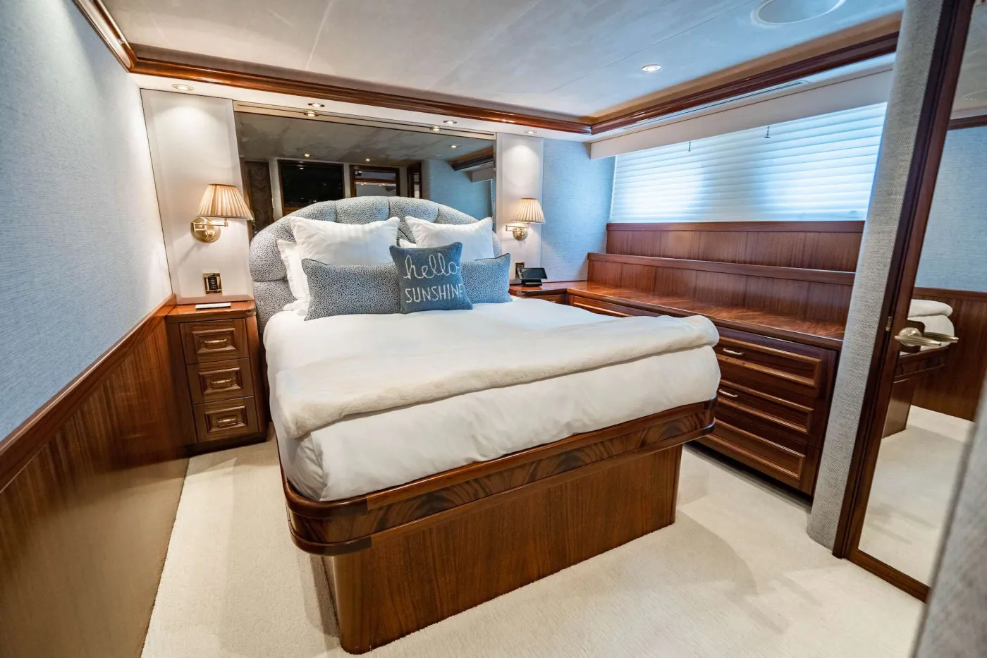 <p>Guest Stateroom</p>