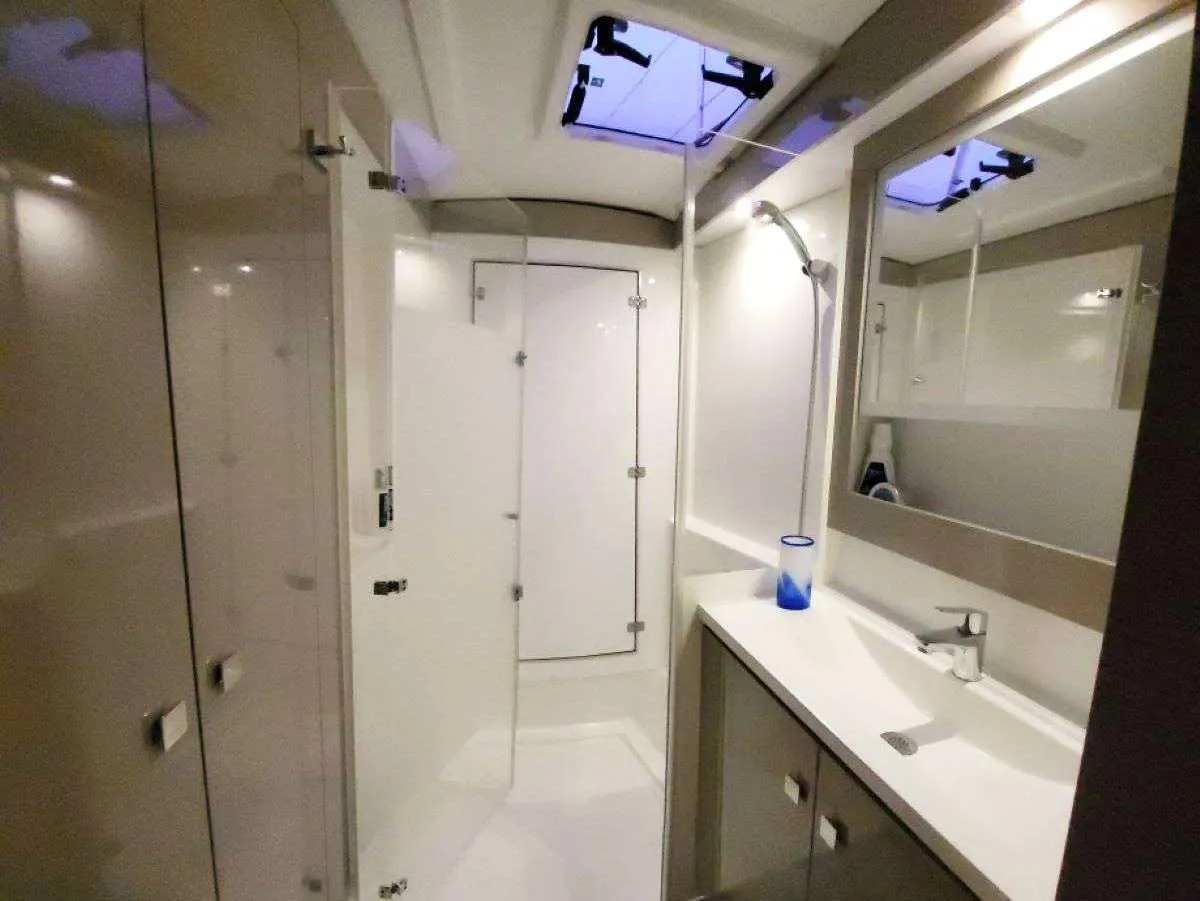 <p>Spacious Bathroom</p>