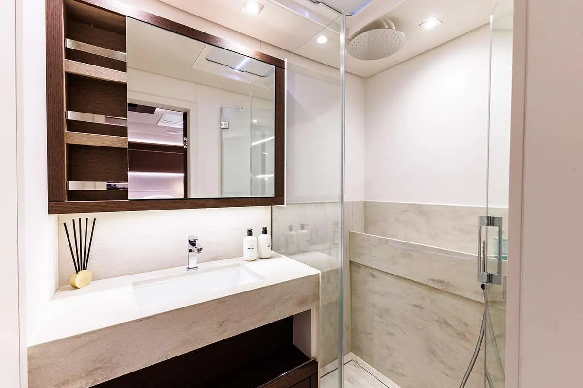 <p>Ensuite</p>